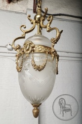 Антикварный потолочный светильник из стекла с бронзовыми элементами код. BE4096820