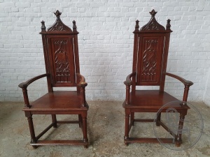 картинка Антикварные дубовые кресла (пара) салоне старинных вещей "Шебби" являющийся официальным дистрибьютором в России и Беларуси