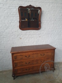 Антикварный комод и зеркало в резной раме код. BE4112897