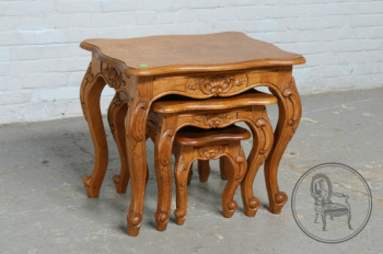 Антикварный набор столиков код. BE6594