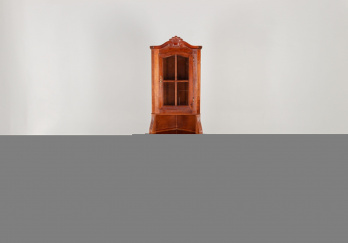 Старинный угловой посудный шкаф код. RM35991