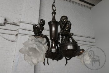 Старинная бронзовая люстра с фигурками музыкантов код. BE107265