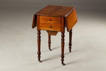 Антикварный французский швейный стол код. RM4101700