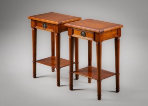 Старинные приставные столики (2 шт.) с выдвижными ящиками код.&nbsp;RM4165663