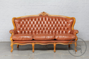 картинка Старинное канапе в рокайльном стиле салоне старинных вещей "Шебби" являющийся официальным дистрибьютором в России и Беларуси