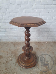 Антикварный ореховый столик-подставка в стиле Тюдор код. BE3259329