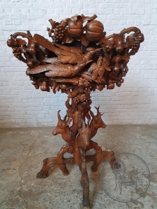 картинка Антикварная жардиньерка в охотничьем стиле салоне старинных вещей "Шебби" являющийся официальным дистрибьютором в России и Беларуси