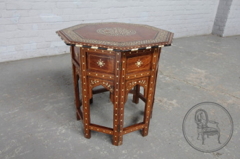 Антикварный столик код. BE5907