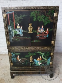 Старинный комод в стиле шинуазри с многоцветной росписью код. BE4097759