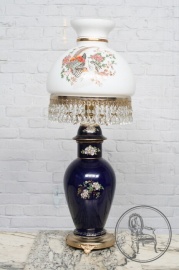 Старинная настольная лампа со стеклянным расписным абажуром код. BE4097732