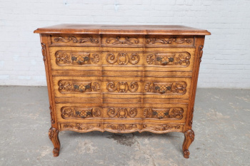 Старинный комод код. BE10195