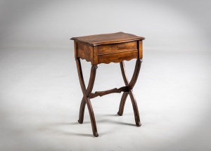 Антикварный ореховый швейный столик код.&nbsp;RM4165917