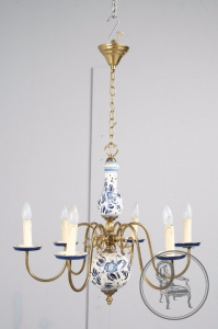 картинка Старинная люстра салоне старинных вещей "Шебби" являющийся официальным дистрибьютором в России и Беларуси