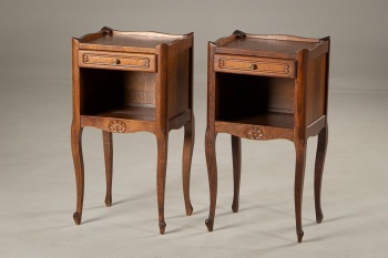 Пара старинных открытых тумбочек код. RM4101581