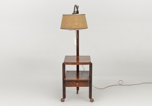 картинка Антикварная тумбочка с торшером салоне старинных вещей "Шебби" являющийся официальным дистрибьютором в России и Беларуси