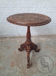 Антикварный столик на резной опоре код. BE4146530