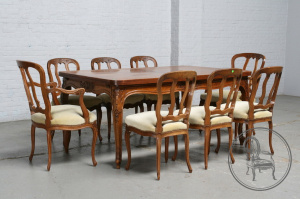 картинка Антикварный стол и стулья (8 шт.) салоне старинных вещей "Шебби" являющийся официальным дистрибьютором в России и Беларуси