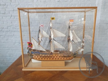 Антикварная модель корабля деревянном витринном корпусе со стеклянными стенками код.&nbsp;BE4165693
