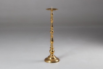 Старинный подсвечник, выполненный в фламандском стиле код. RM4101089