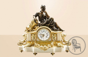 картинка Антикварные каминные часы салоне старинных вещей "Шебби" являющийся официальным дистрибьютором в России и Беларуси