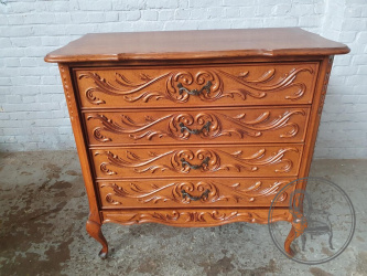 Старинный дубовый комод с вензельной резьбой код. BE4096764