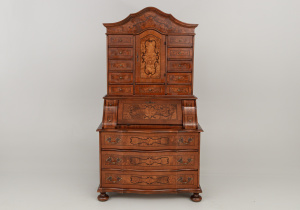 картинка Cтаринный секретер салоне старинных вещей "Шебби" являющийся официальным дистрибьютором в России и Беларуси