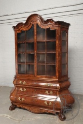 Антиварная витрина в стиле Чиппендейл код. BE4097405