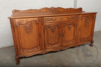 Антикварный дубовый комод с резными завитками код. BE4097664