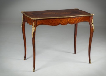 Антикварный столик с маркетри и бронзовыми накладками код. RM4165274