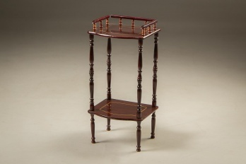 Антикварная подставка с резными балясинами код. RM4101501