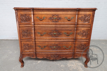 Антикварный комод из дуба в стиле рококо с тремя ящичками код. BE3259381