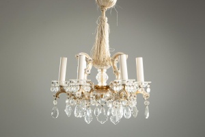 картинка Старинная итальянская люстра с хрустальными подвесками салоне старинных вещей "Шебби" являющийся официальным дистрибьютором в России и Беларуси