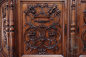 Антикварный ореховый шкаф с резьбой на рыцарскую тему код. BE107679 фото 11