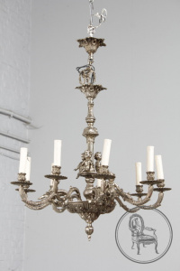 картинка Старинная люстра из посеребренной бронзы с ангелочками салоне старинных вещей "Шебби" являющийся официальным дистрибьютором в России и Беларуси