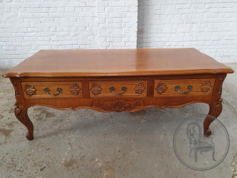 Старинный журнальный столик с 3-мя выдвижными ящиками код. BE3259539