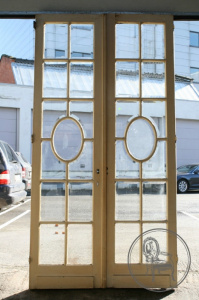 картинка Антикварные двери салоне старинных вещей "Шебби" являющийся официальным дистрибьютором в России и Беларуси