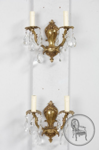 картинка Старинные настенные бра (2 шт.) из бронзы с хрусталем салоне старинных вещей "Шебби" являющийся официальным дистрибьютором в России и Беларуси