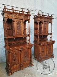 Пара антикварных резных дубовых буфетов код. BE4112902