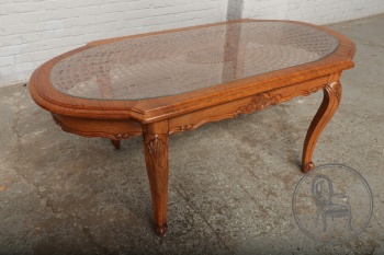 Старинный дубовый кофейный столик с ротангом код. BE4097237