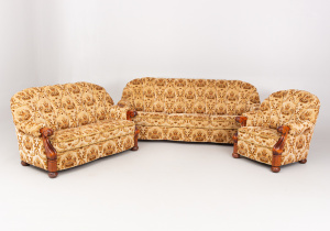 картинка Старинный комплект мягкой мебели салоне старинных вещей "Шебби" являющийся официальным дистрибьютором в России и Беларуси