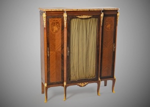 Антикварный книжный шкаф-витрина с мраморным верхом код.&nbsp;RM4166074