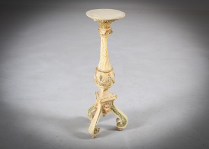 картинка Антикварный пьедестал с основанием в виде массивного треножника с волютами салоне старинных вещей "Шебби" являющийся официальным дистрибьютором в России и Беларуси