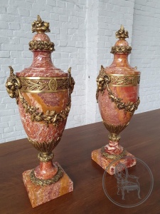 картинка Антикварные вазы Cassolettes салоне старинных вещей "Шебби" являющийся официальным дистрибьютором в России и Беларуси