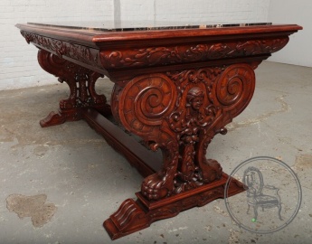 Антикварный стол с мраморной поверхностью и кресло код. BE4137671