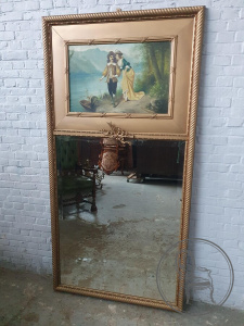 картинка Антикварное зеркало с расписной верхней частью салоне старинных вещей "Шебби" являющийся официальным дистрибьютором в России и Беларуси