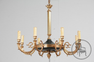 картинка Антикварная люстра салоне старинных вещей "Шебби" являющийся официальным дистрибьютором в России и Беларуси