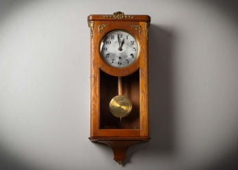 Антикварные настенные часы в дубовом корпусе код. RM4165565