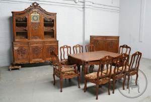 картинка Антикварный комплект столовой мебели салоне старинных вещей "Шебби" являющийся официальным дистрибьютором в России и Беларуси