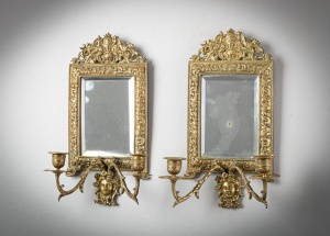 картинка Антикварные бронзовые подсвечники (2 шт.) с зеркалом салоне старинных вещей "Шебби" являющийся официальным дистрибьютором в России и Беларуси