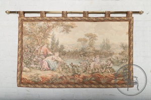 картинка Старинный гобелен салоне старинных вещей "Шебби" являющийся официальным дистрибьютором в России и Беларуси